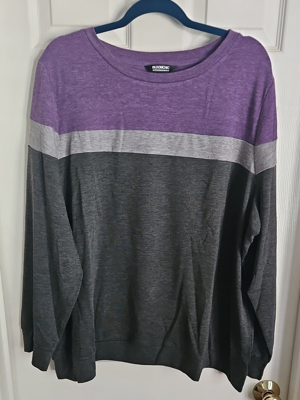 BloomChic Purple, Light Gray & Dark Gray Colorblock Crewneck Like New Plus 22-24